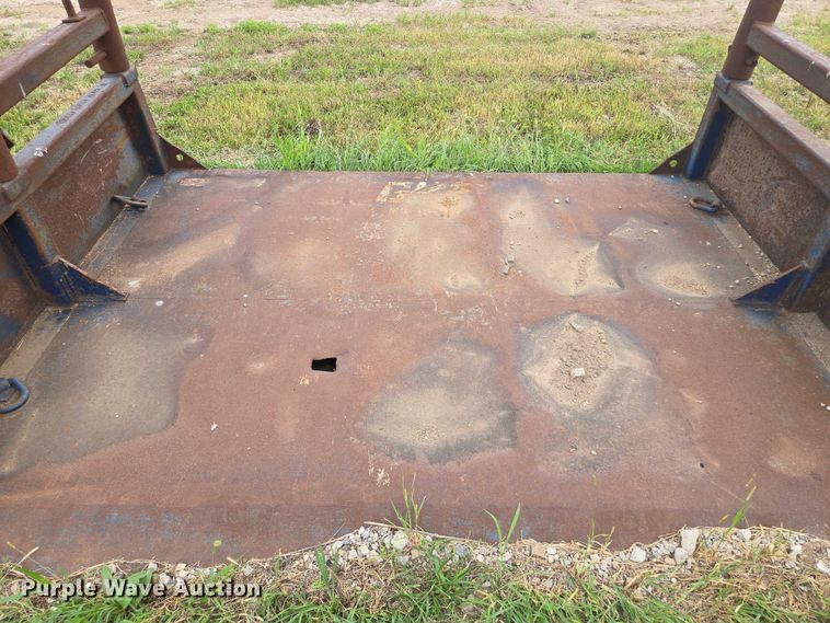 image for item EV1653 GME MH10 trench box