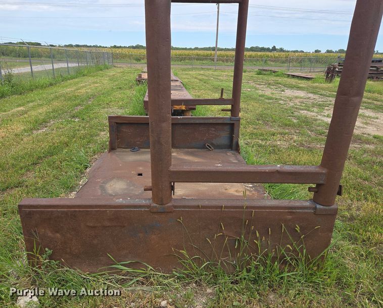 image for item EV1653 GME MH10 trench box