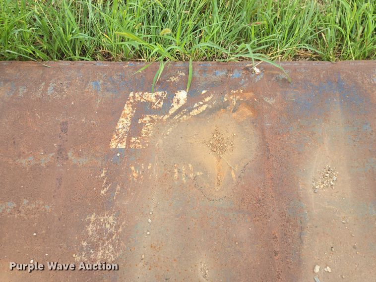 image for item EV1653 GME MH10 trench box