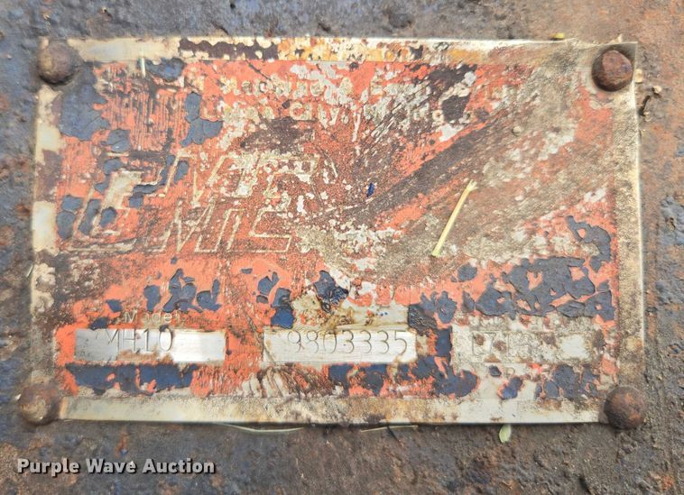 image for item EV1653 GME MH10 trench box