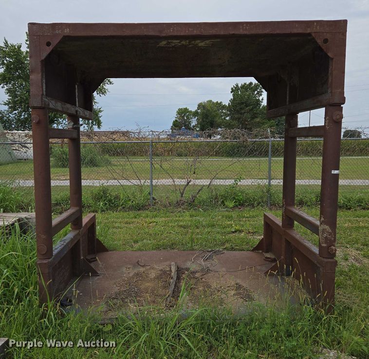 image for item EV1654 GME 48HDW trench box