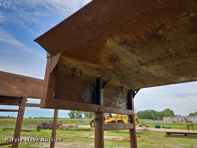 image for item EV1654 GME 48HDW trench box