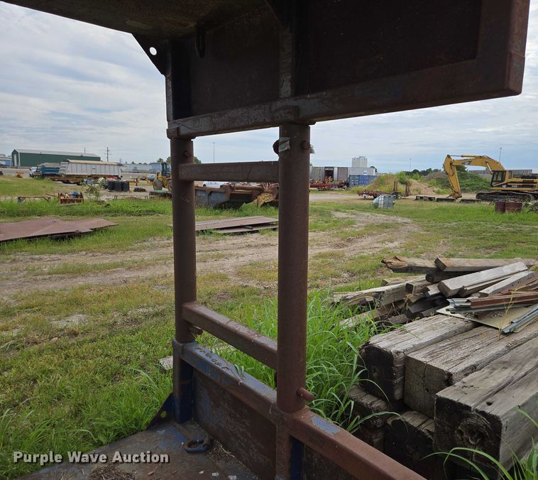 image for item EV1654 GME 48HDW trench box