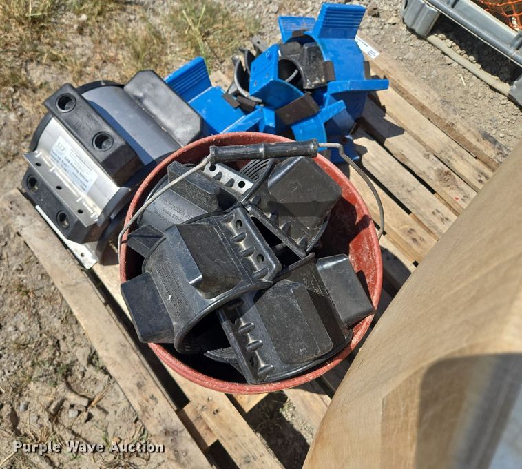 image for item EV1659 Pipe fittings