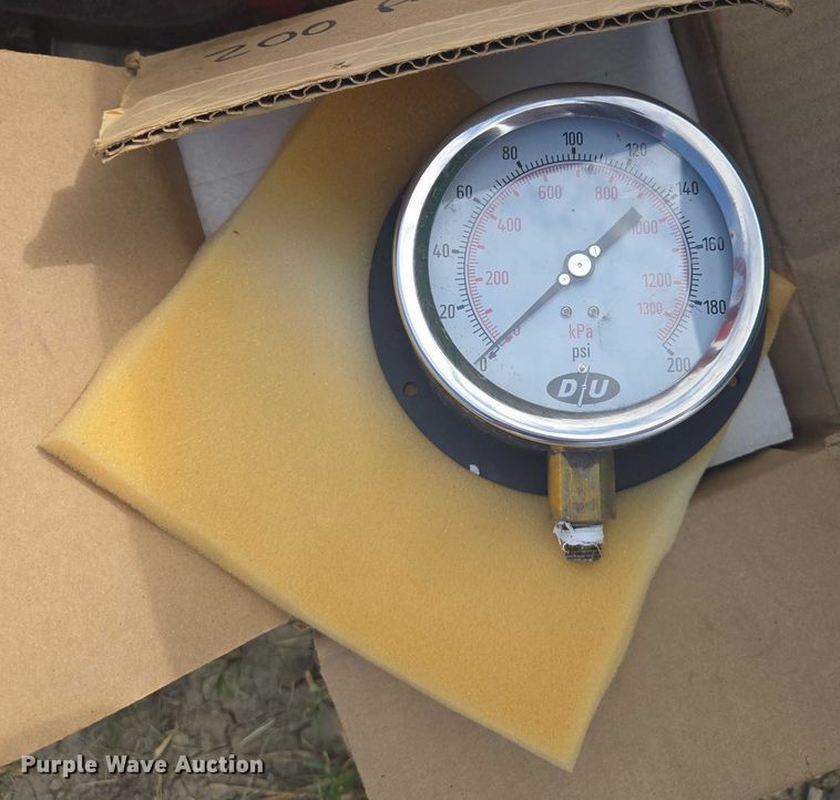 image for item EV1669 Hydrostatic test pump