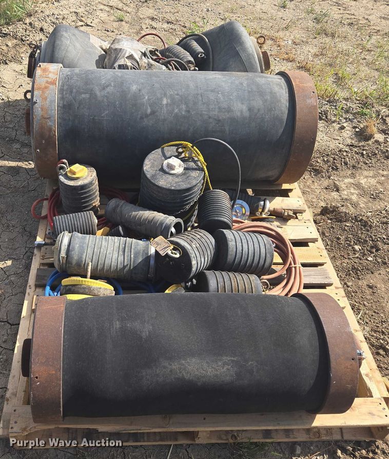 image for item EV1673 Pipe plugs and caps