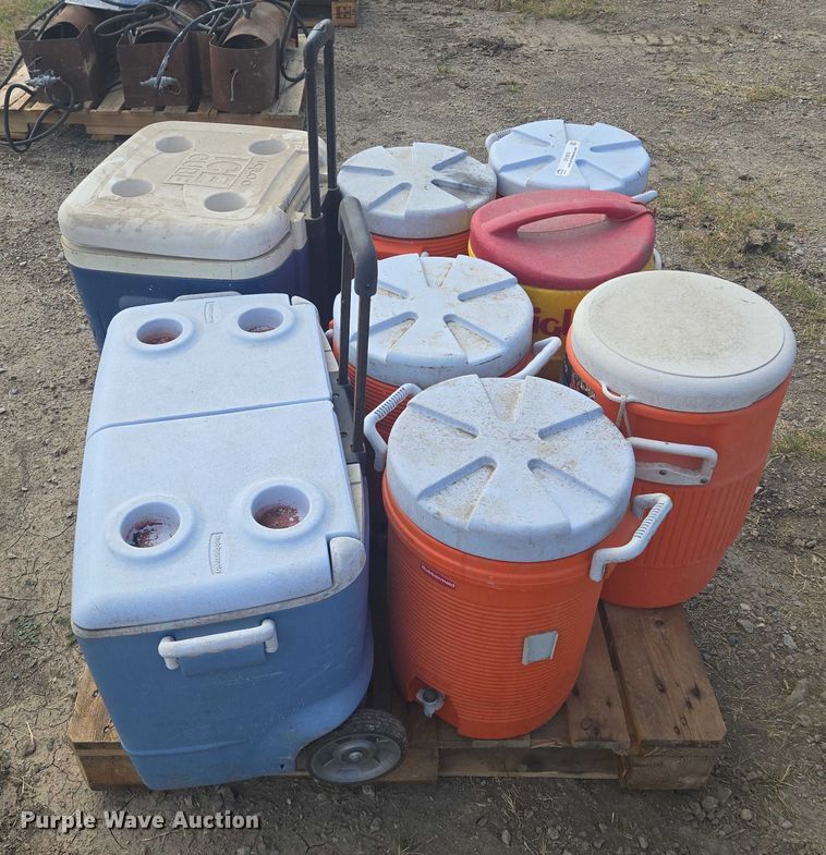 image for item EV1674 (8) coolers