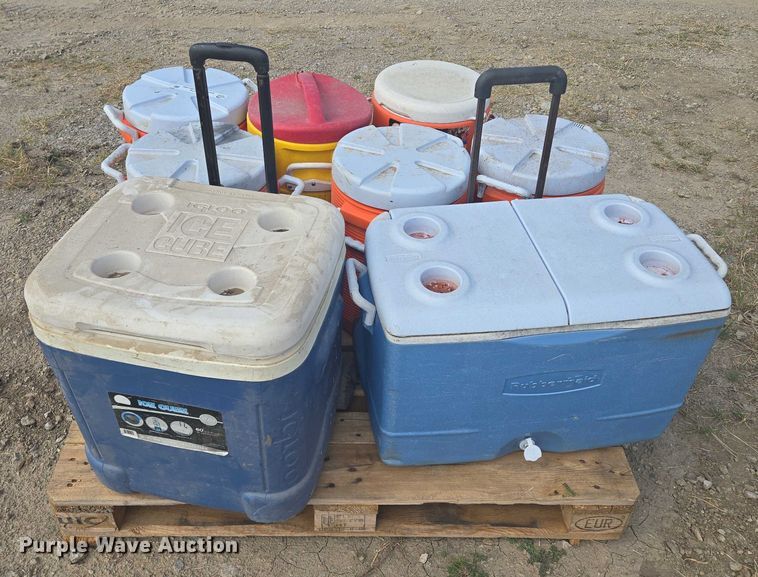 image for item EV1674 (8) coolers