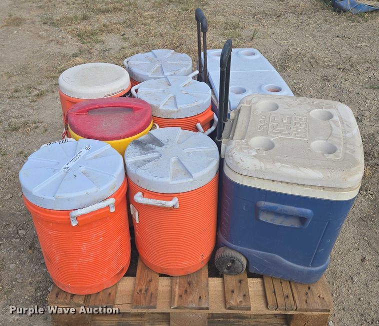 image for item EV1674 (8) coolers