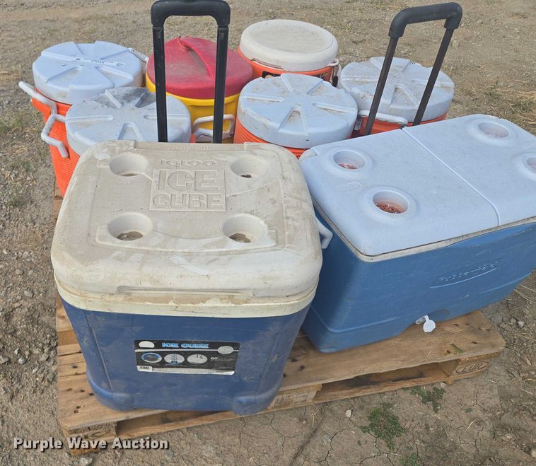 image for item EV1674 (8) coolers