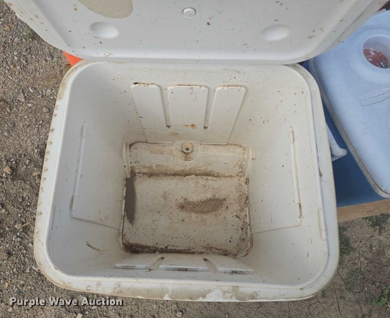 image for item EV1674 (8) coolers