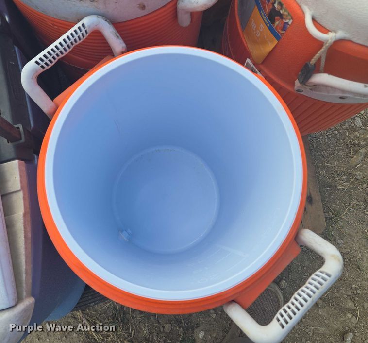 image for item EV1674 (8) coolers