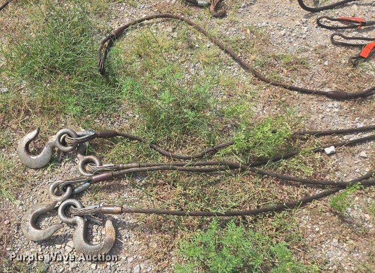 image for item EV1677 Approximately 40 rigging cables 