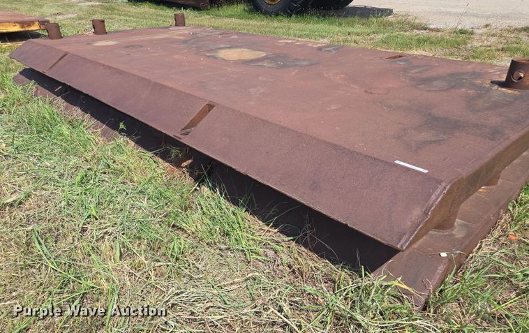 image for item EV1679 Trench box