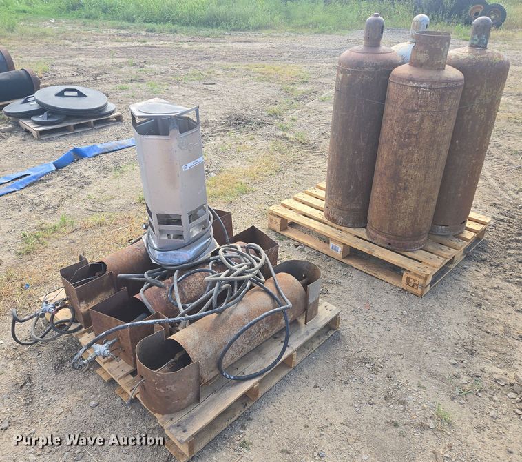 image for item EV1680 (4) propane heaters