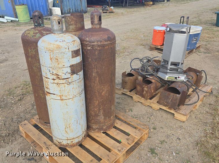 image for item EV1680 (4) propane heaters