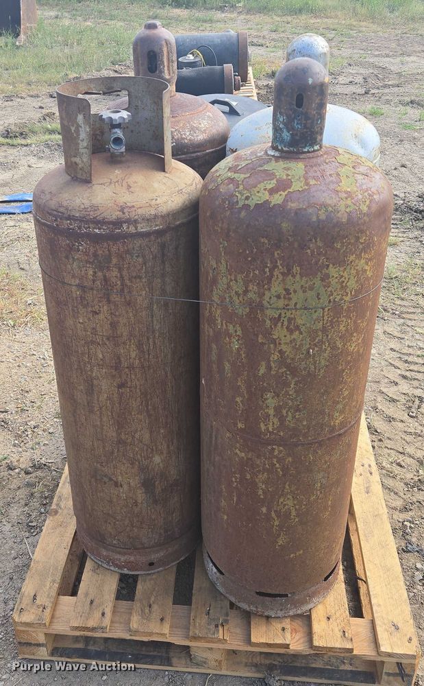 image for item EV1680 (4) propane heaters