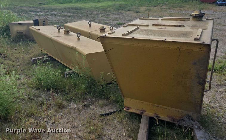 image for item EV1681 (4) fuel tanks