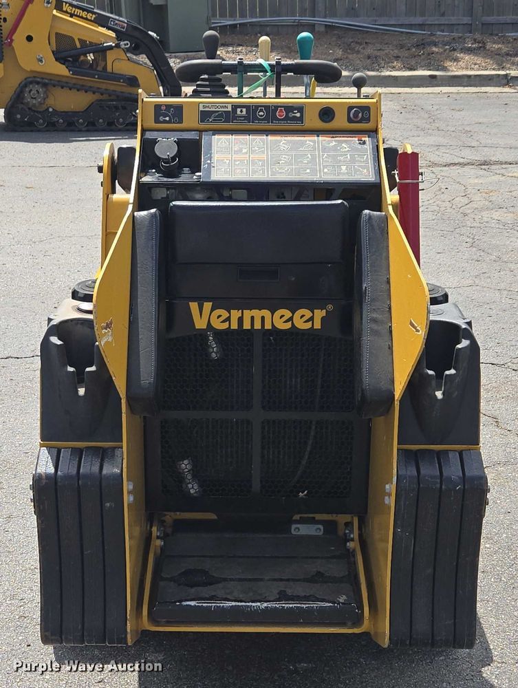 image for item EV1711 2021 Vermeer S925TX compact utility loader