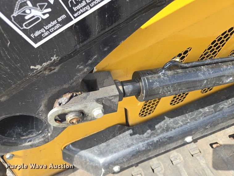 image for item EV1711 2021 Vermeer S925TX compact utility loader