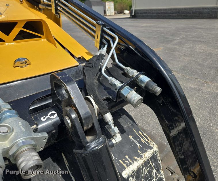 image for item EV1711 2021 Vermeer S925TX compact utility loader