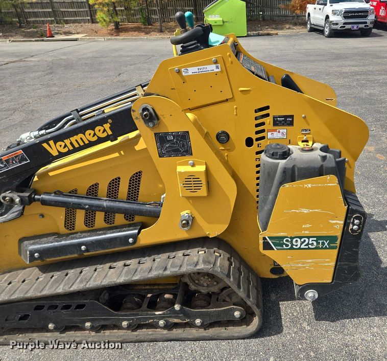 image for item EV1711 2021 Vermeer S925TX compact utility loader