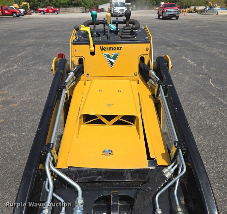 image for item EV1711 2021 Vermeer S925TX compact utility loader