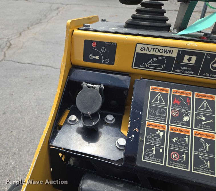 image for item EV1711 2021 Vermeer S925TX compact utility loader