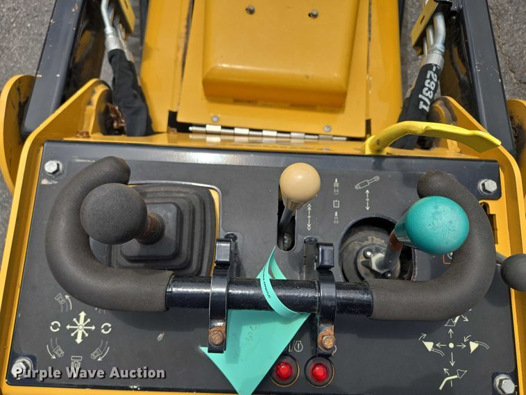 image for item EV1711 2021 Vermeer S925TX compact utility loader