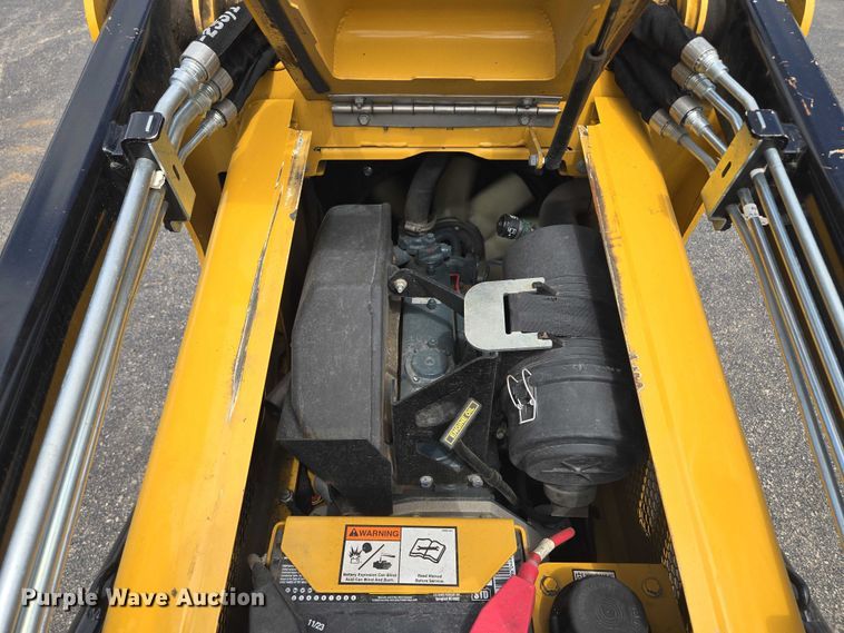 image for item EV1711 2021 Vermeer S925TX compact utility loader