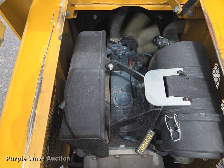 image for item EV1711 2021 Vermeer S925TX compact utility loader