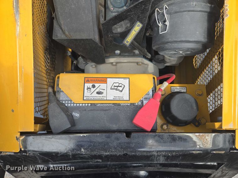 image for item EV1711 2021 Vermeer S925TX compact utility loader