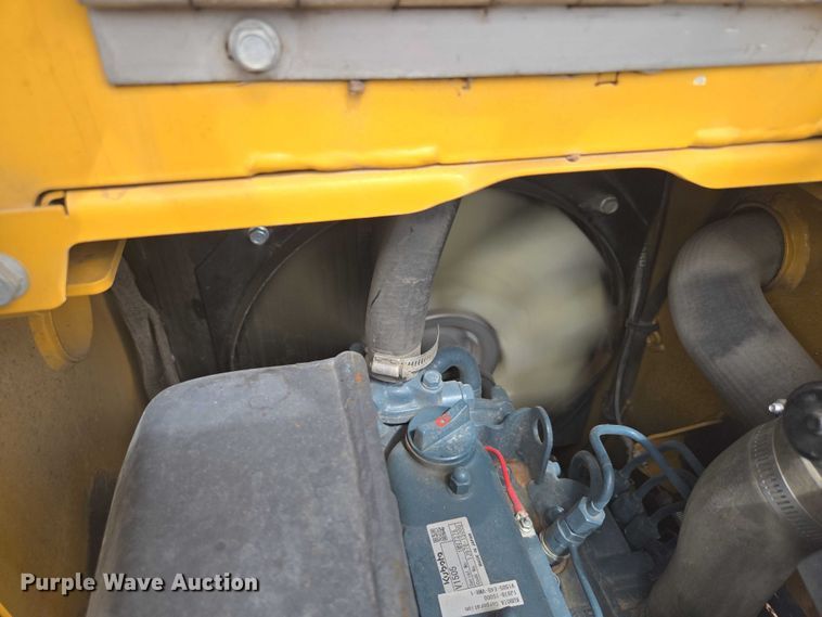 image for item EV1711 2021 Vermeer S925TX compact utility loader