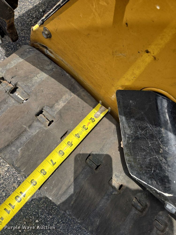 image for item EV1711 2021 Vermeer S925TX compact utility loader