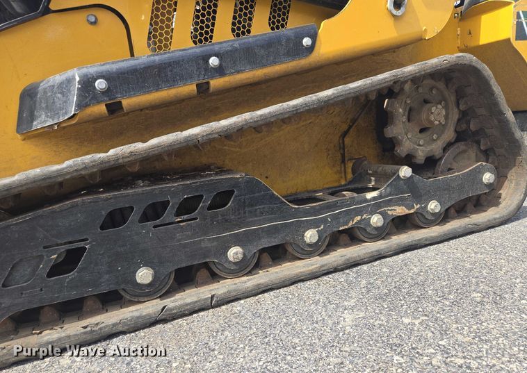 image for item EV1711 2021 Vermeer S925TX compact utility loader