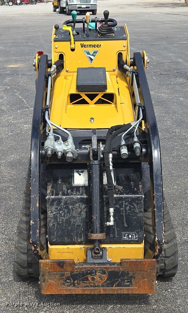 image for item EV1712 2018 Vermeer S925TX compact utility loader
