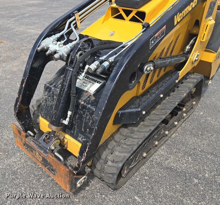 image for item EV1712 2018 Vermeer S925TX compact utility loader
