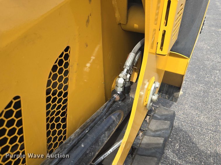 image for item EV1712 2018 Vermeer S925TX compact utility loader