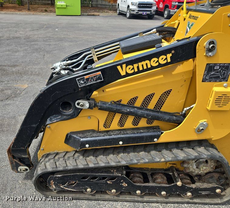 image for item EV1712 2018 Vermeer S925TX compact utility loader