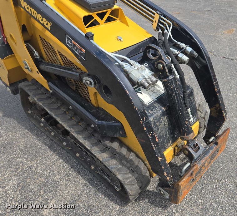 image for item EV1712 2018 Vermeer S925TX compact utility loader