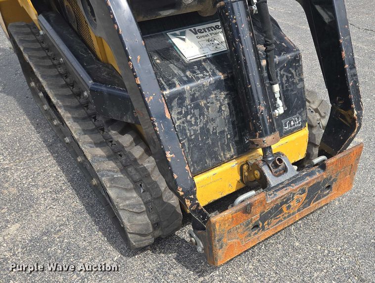 image for item EV1712 2018 Vermeer S925TX compact utility loader