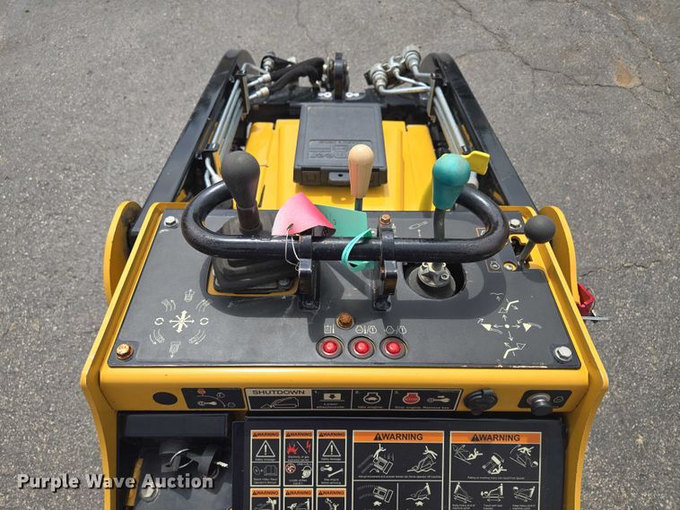 image for item EV1712 2018 Vermeer S925TX compact utility loader