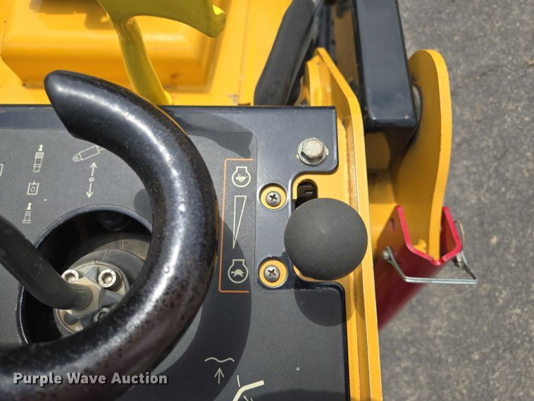 image for item EV1712 2018 Vermeer S925TX compact utility loader