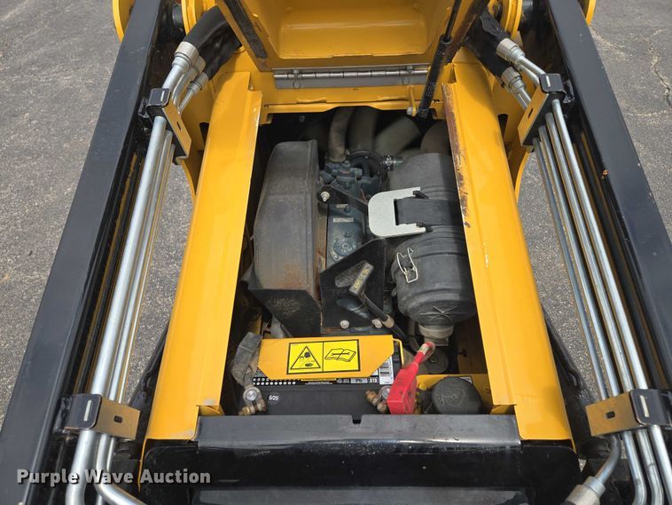 image for item EV1712 2018 Vermeer S925TX compact utility loader