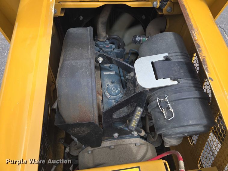 image for item EV1712 2018 Vermeer S925TX compact utility loader