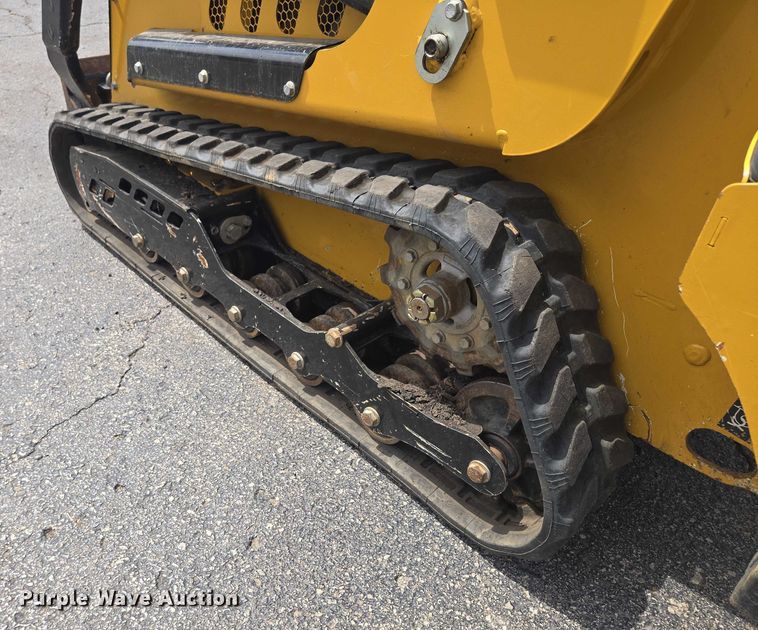 image for item EV1712 2018 Vermeer S925TX compact utility loader