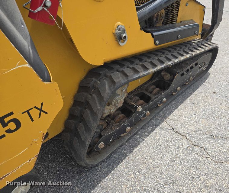 image for item EV1712 2018 Vermeer S925TX compact utility loader