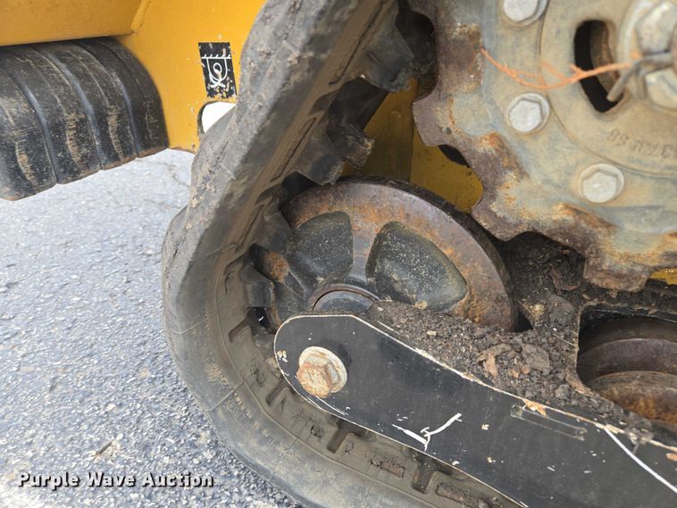 image for item EV1712 2018 Vermeer S925TX compact utility loader