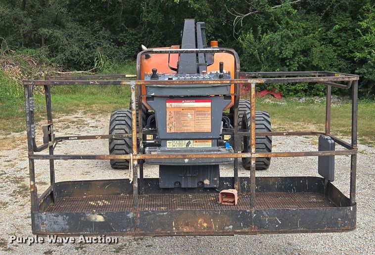 image for item EV1714 2011 JLG 600A boom lift