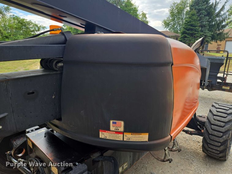 image for item EV1714 2011 JLG 600A boom lift